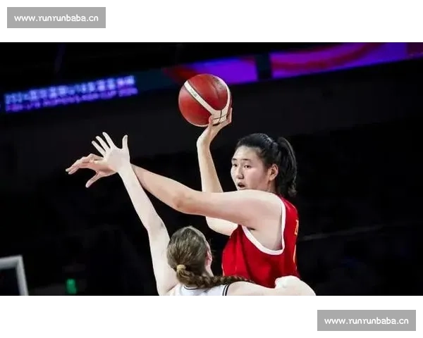 2.26 米女版姚明统治内线！中国女篮新长城锁死日本队